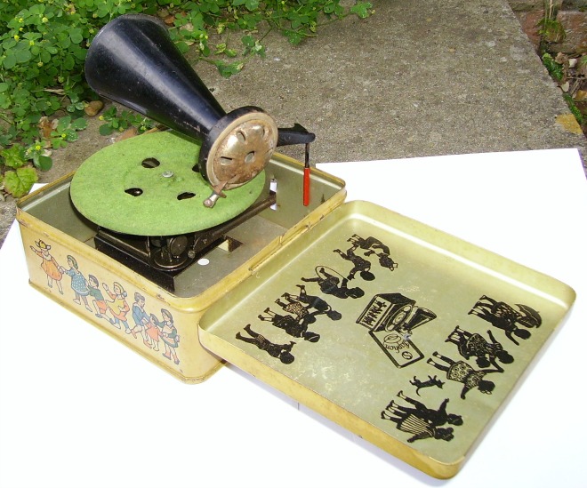 1930's Saphon German tinplate toy gramophone Phonograph eBay
